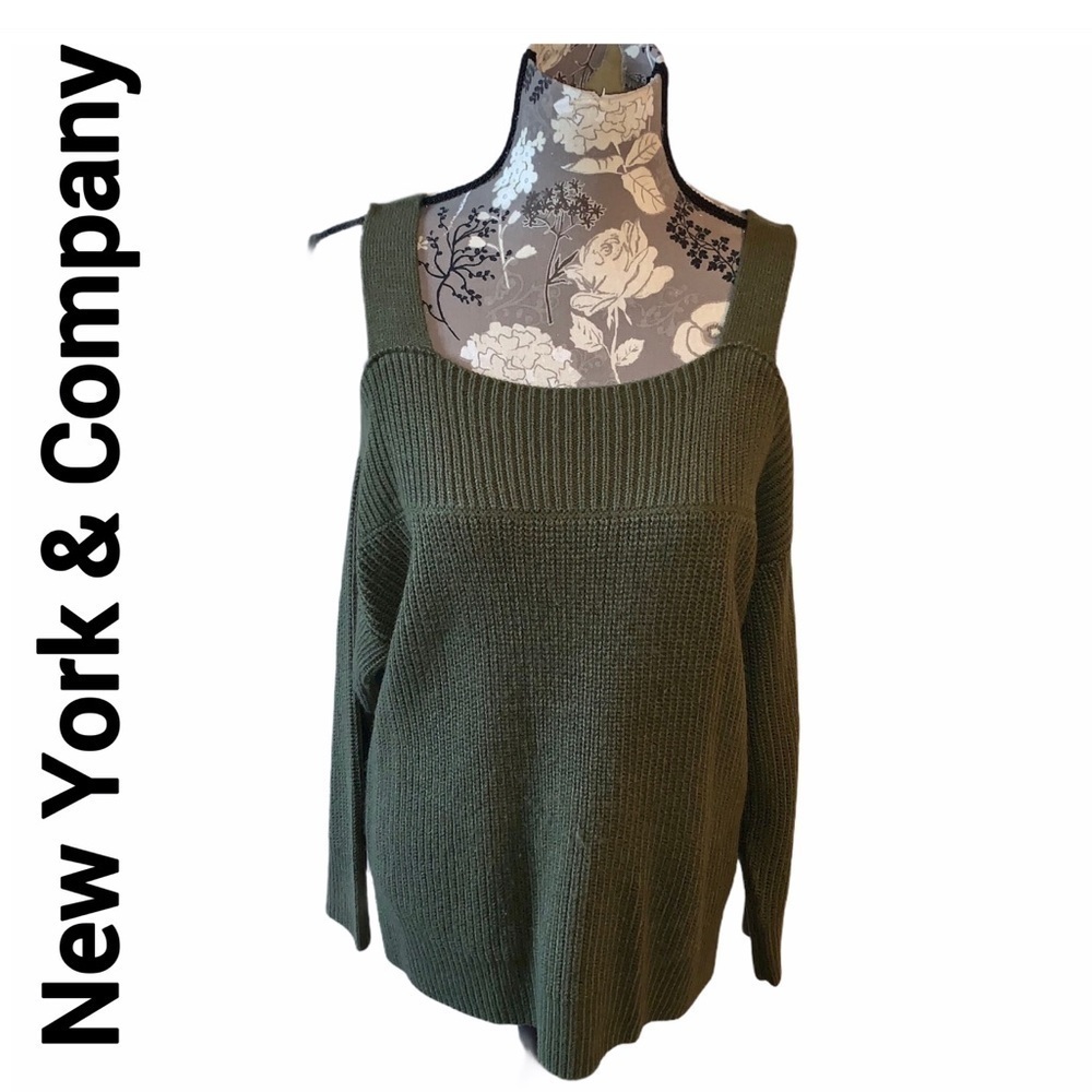 NEW YORK & COMPANY Sweater Olive Green Cold Shoulder medium